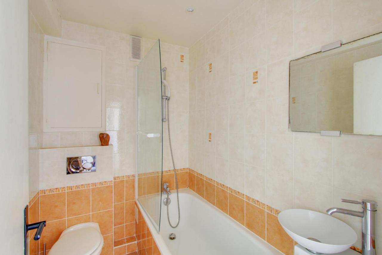 Appartement Elegant Pres De La Tour Eiffel By Weekome Parijs